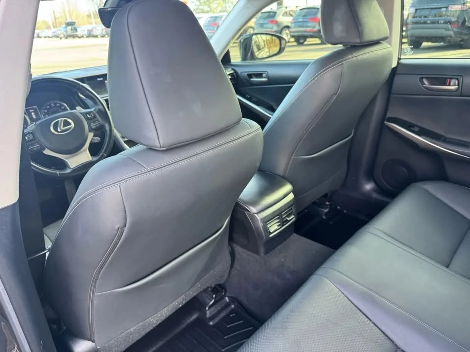 2019 Lexus IS 3rd Gen - Image 18 of 19