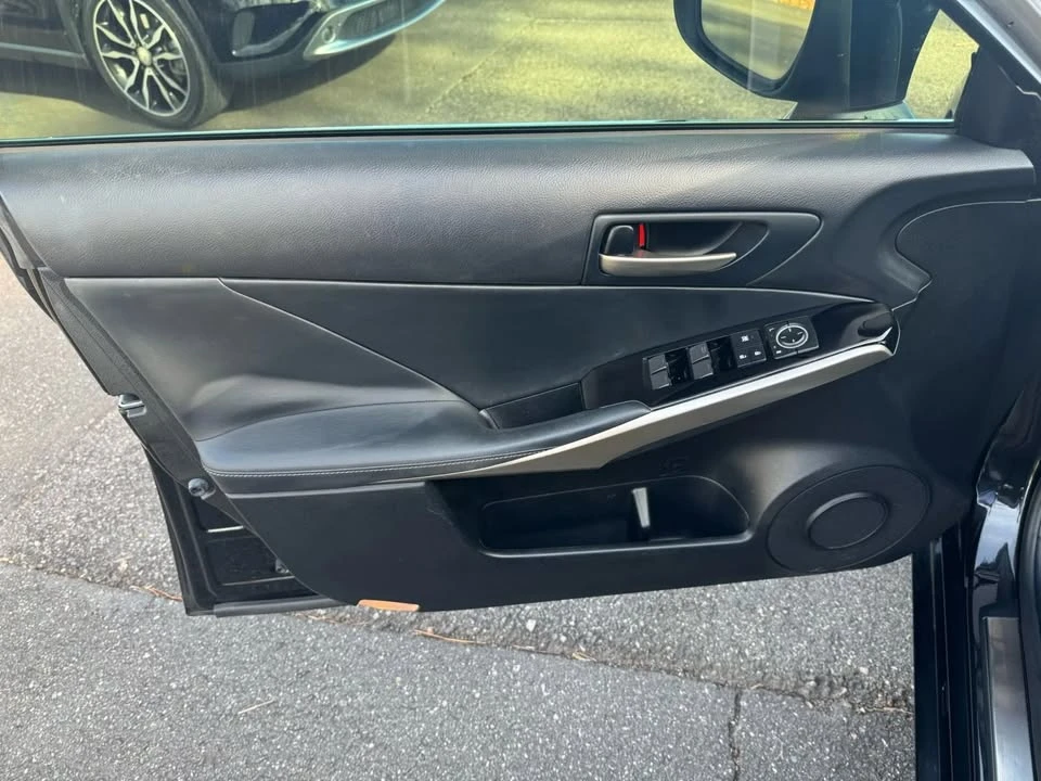 2019 Lexus IS 3rd Gen - Image 16 of 19