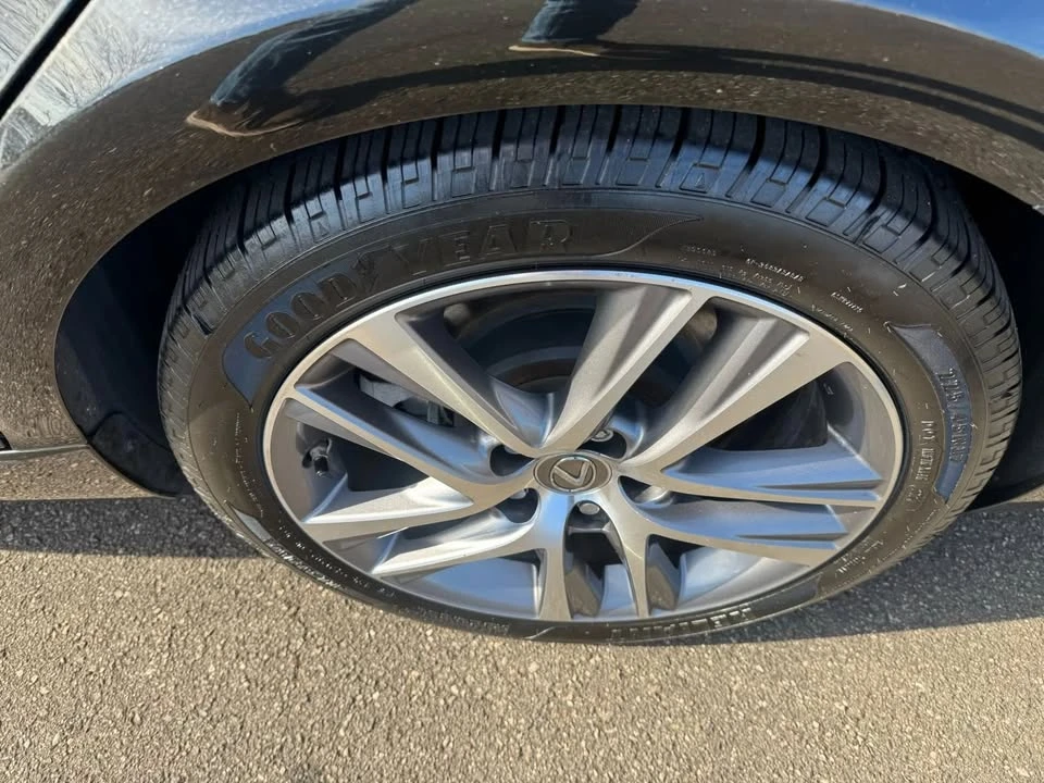 2019 Lexus IS 3rd Gen - Image 9 of 19