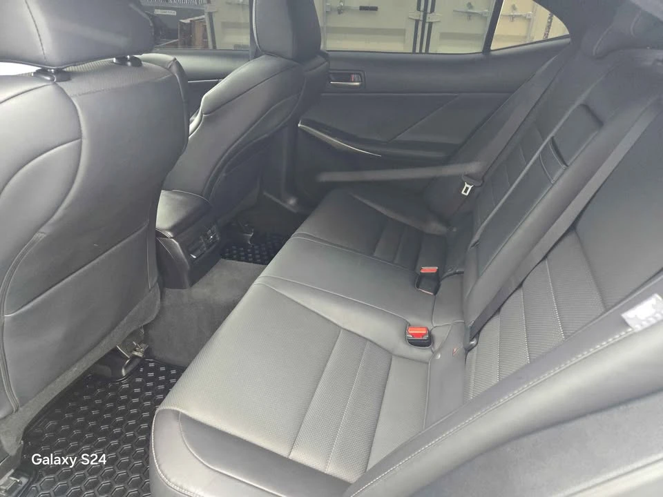 2019 Lexus IS 3rd Gen - Image 7 of 10