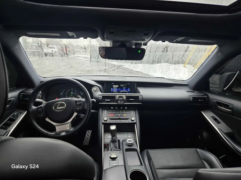 2019 Lexus IS 3rd Gen - Image 6 of 10