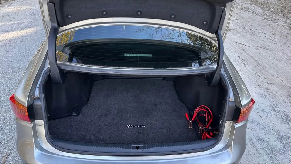 2019 Lexus IS 3rd Gen - Image 9 of 17