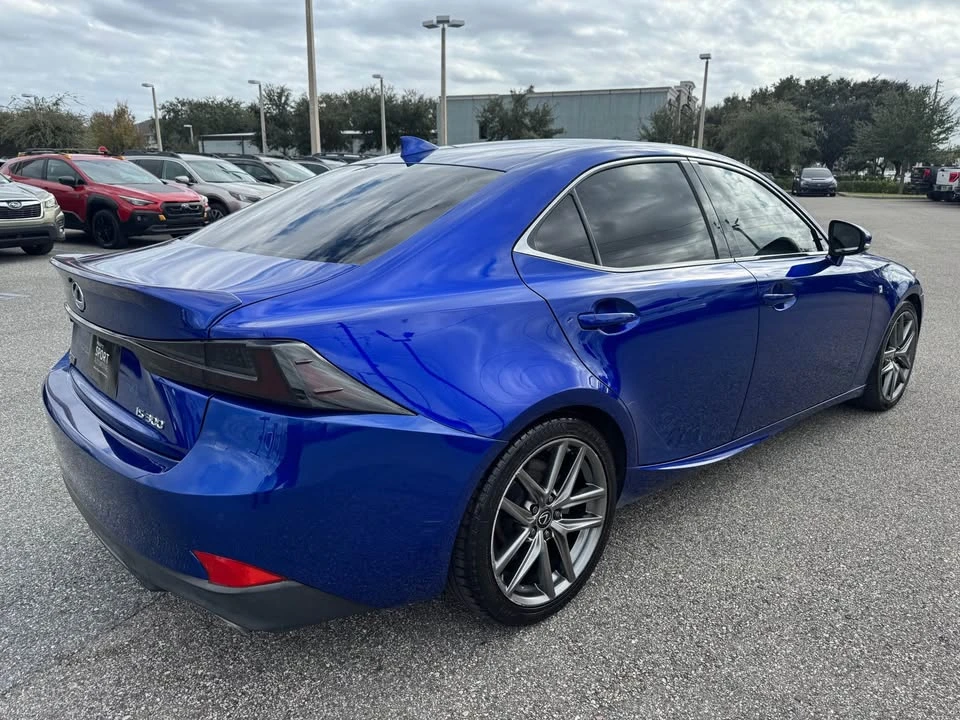 2019 Lexus IS 3rd Gen - Image 11 of 12