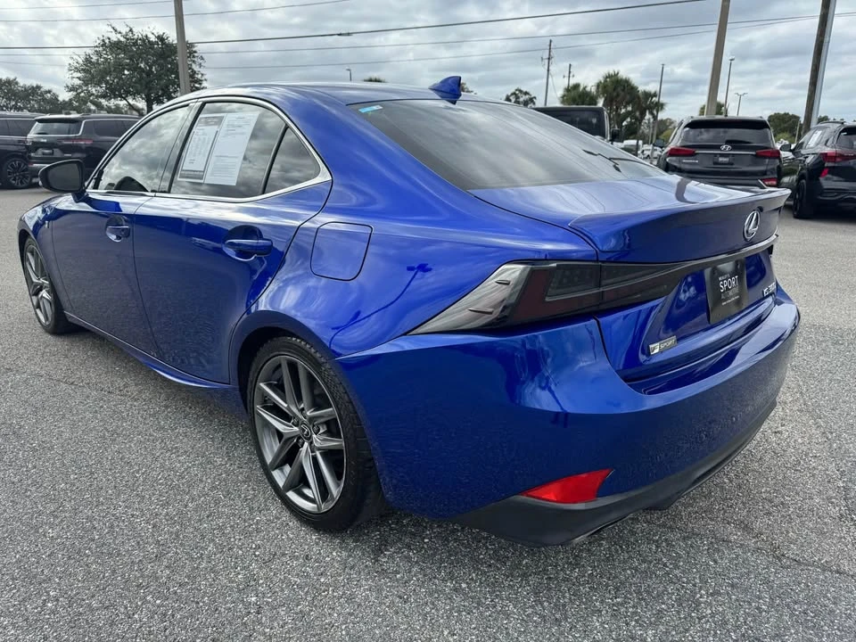 2019 Lexus IS 3rd Gen - Image 9 of 12