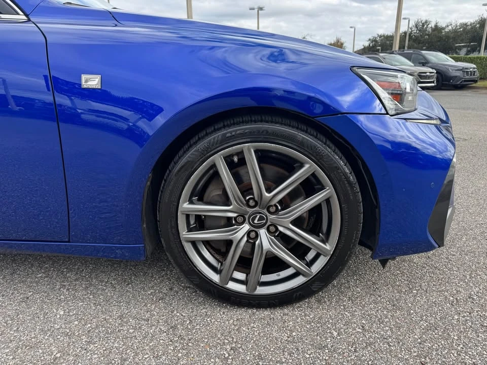 2019 Lexus IS 3rd Gen - Image 4 of 12