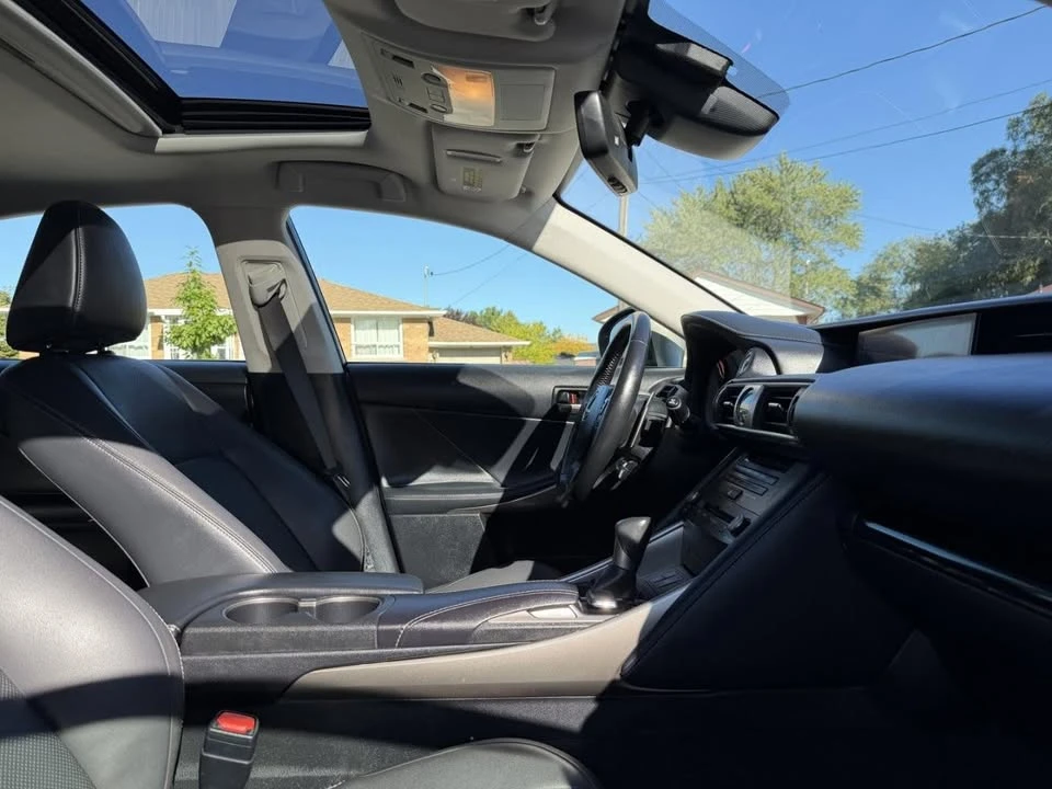 2019 Lexus IS 3rd Gen - Image 9 of 11
