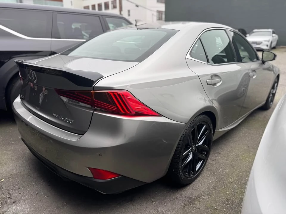 2019 Lexus IS 3rd Gen - Image 9 of 14