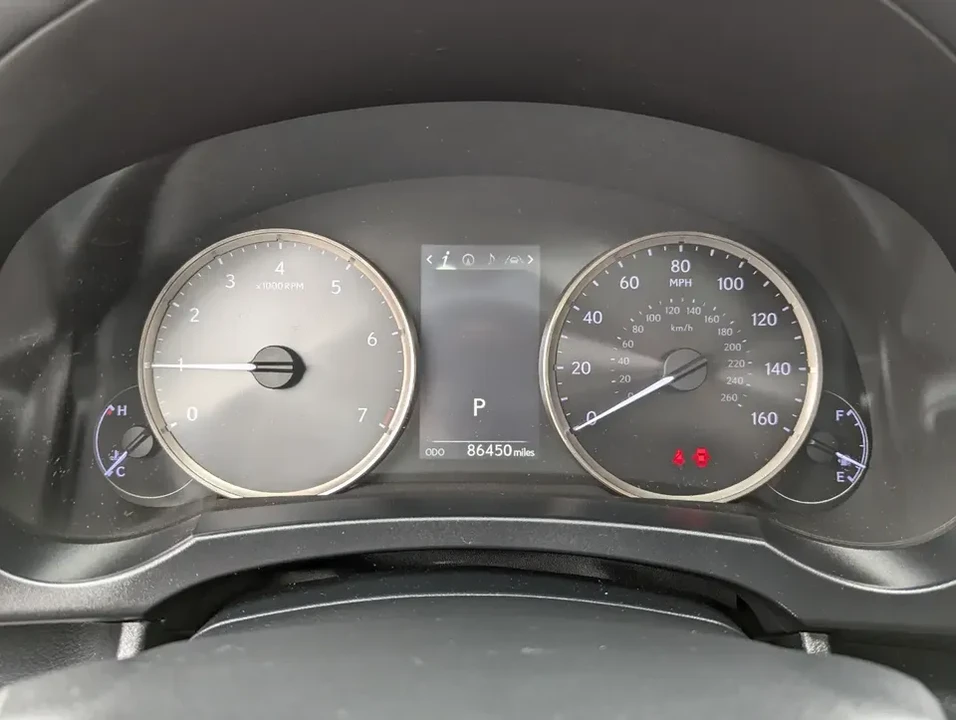 2019 Lexus IS 3rd Gen - Image 12 of 20
