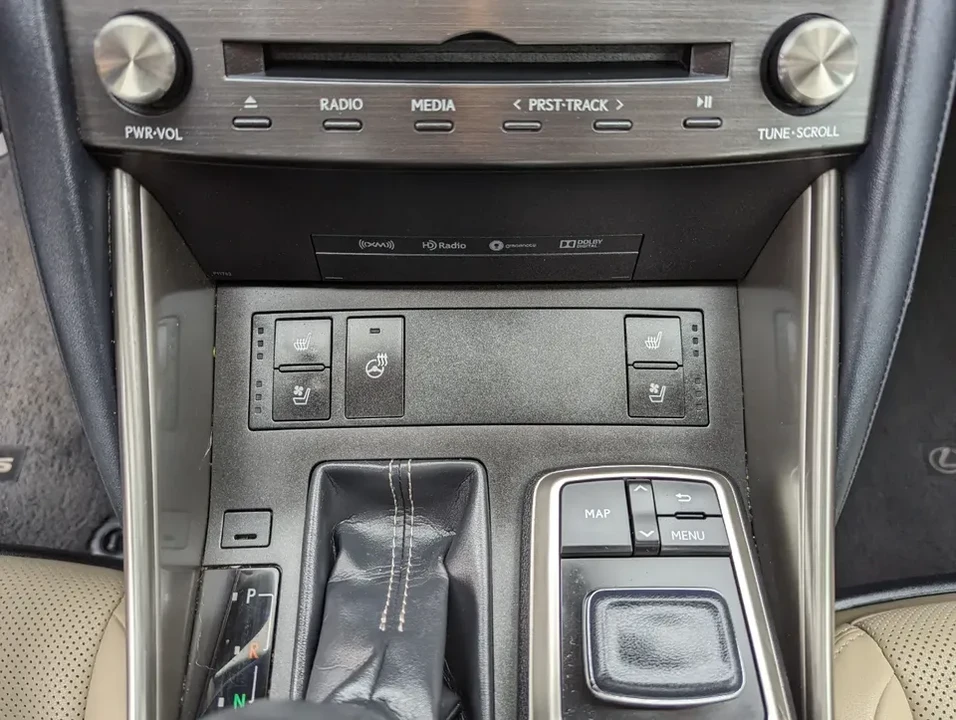 2019 Lexus IS 3rd Gen - Image 16 of 20