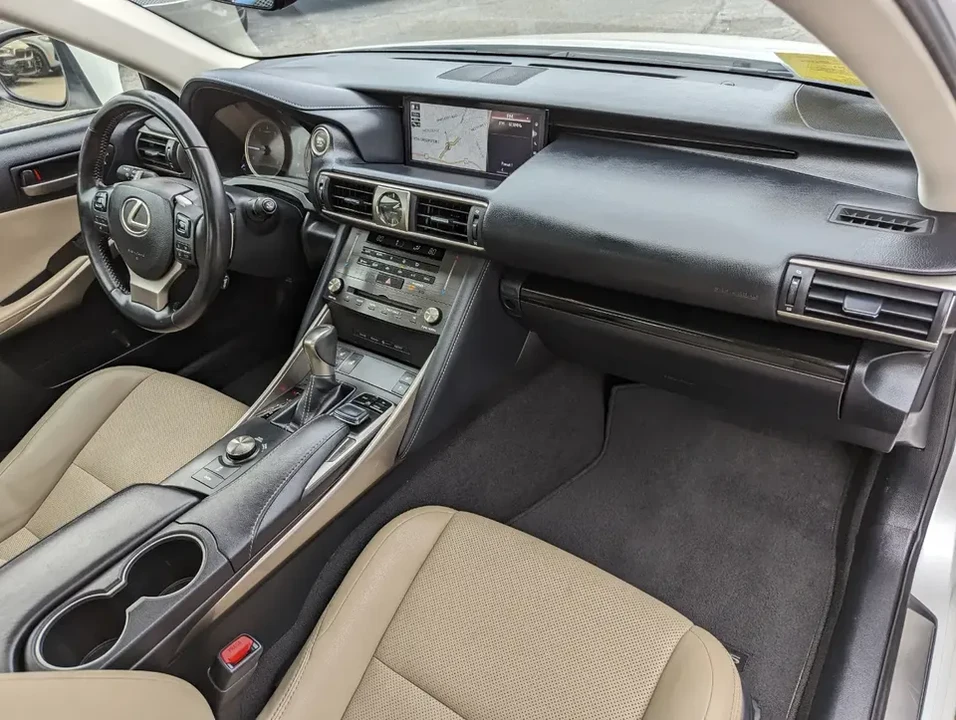 2019 Lexus IS 3rd Gen - Image 18 of 20