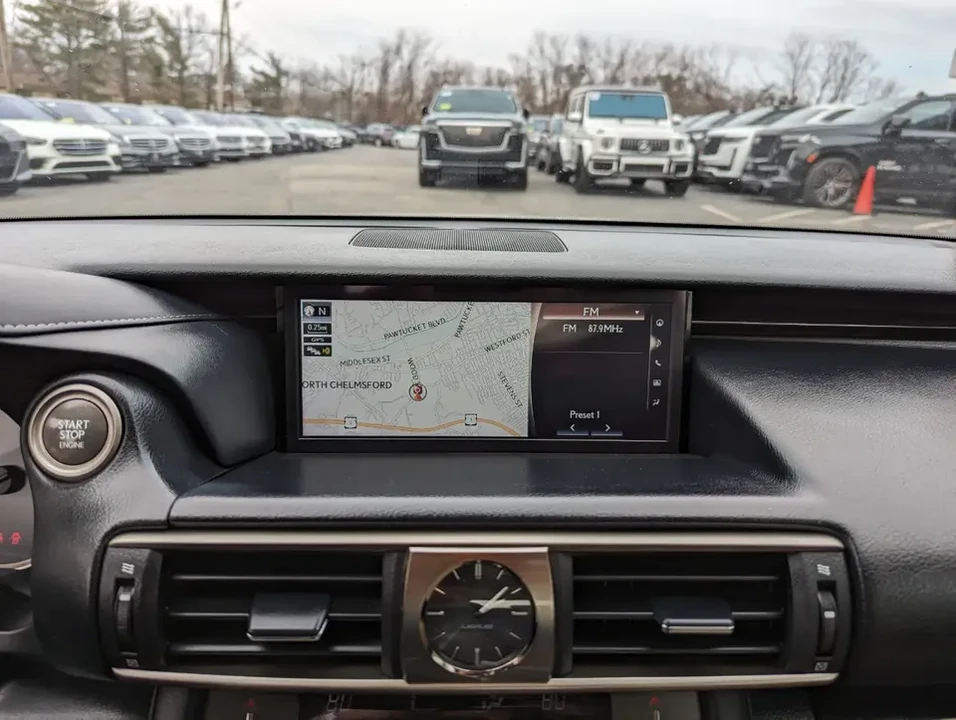 2019 Lexus IS 3rd Gen - Image 13 of 20