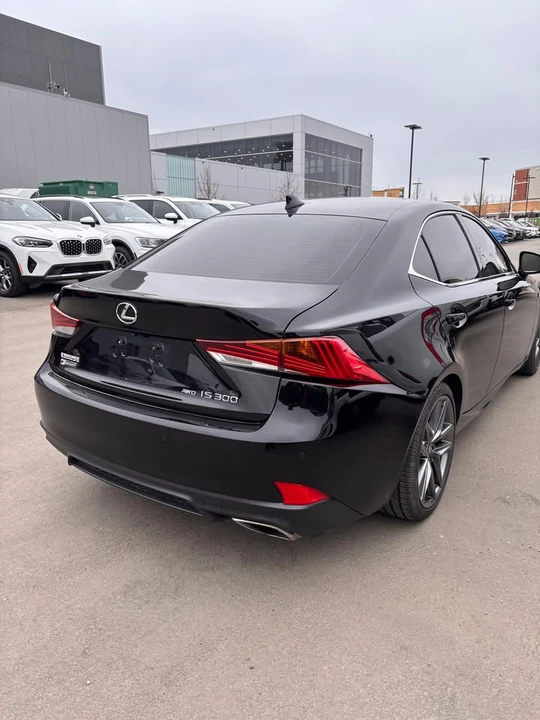 2019 Lexus IS 3rd Gen - Image 5 of 9