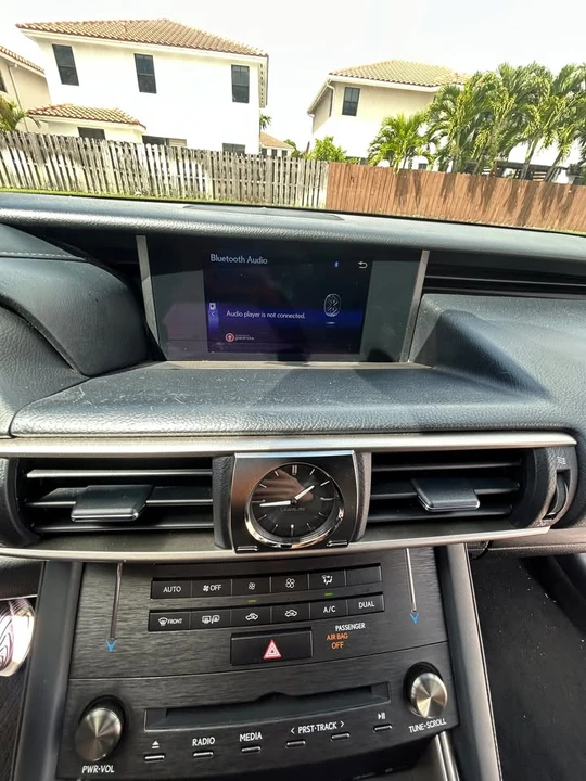 2019 Lexus IS 3rd Gen - Image 15 of 19