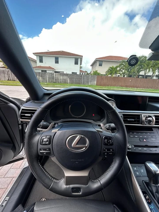 2019 Lexus IS 3rd Gen - Image 18 of 19