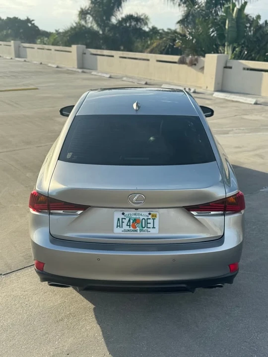 2019 Lexus IS 3rd Gen - Image 4 of 15