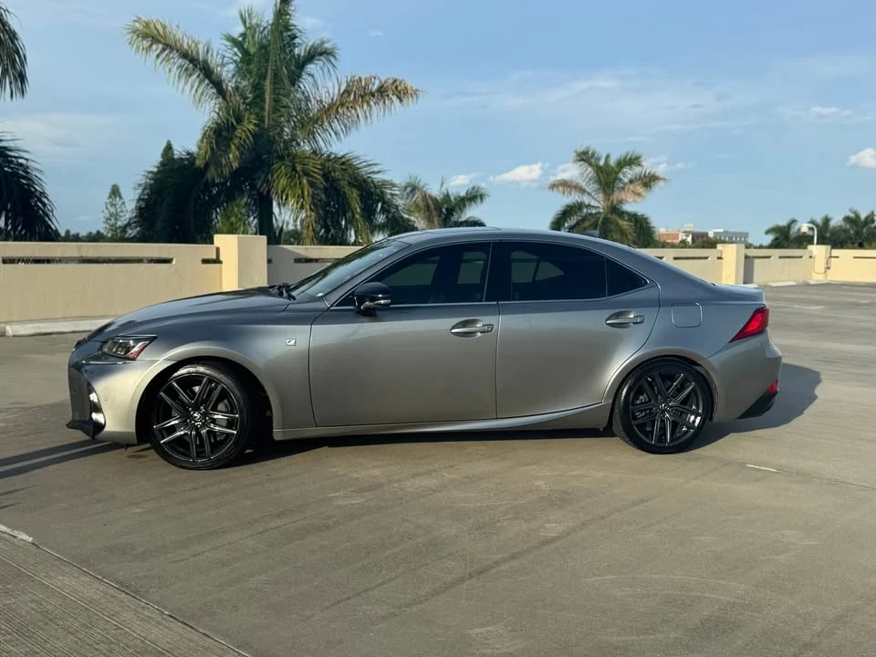 2019 Lexus IS 3rd Gen - Image 8 of 15