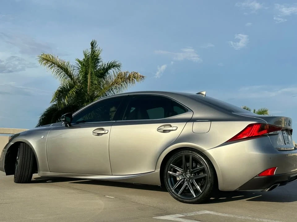 2019 Lexus IS 3rd Gen - Image 10 of 15