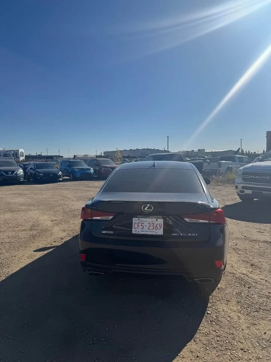 2019 Lexus IS 3rd Gen - Image 5 of 9