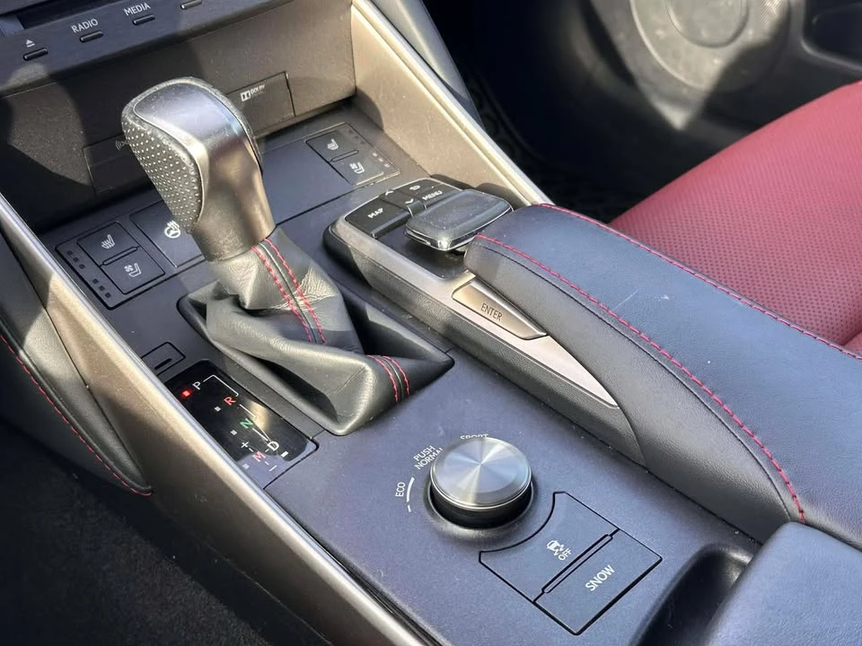 2019 Lexus IS 3rd Gen - Image 13 of 20