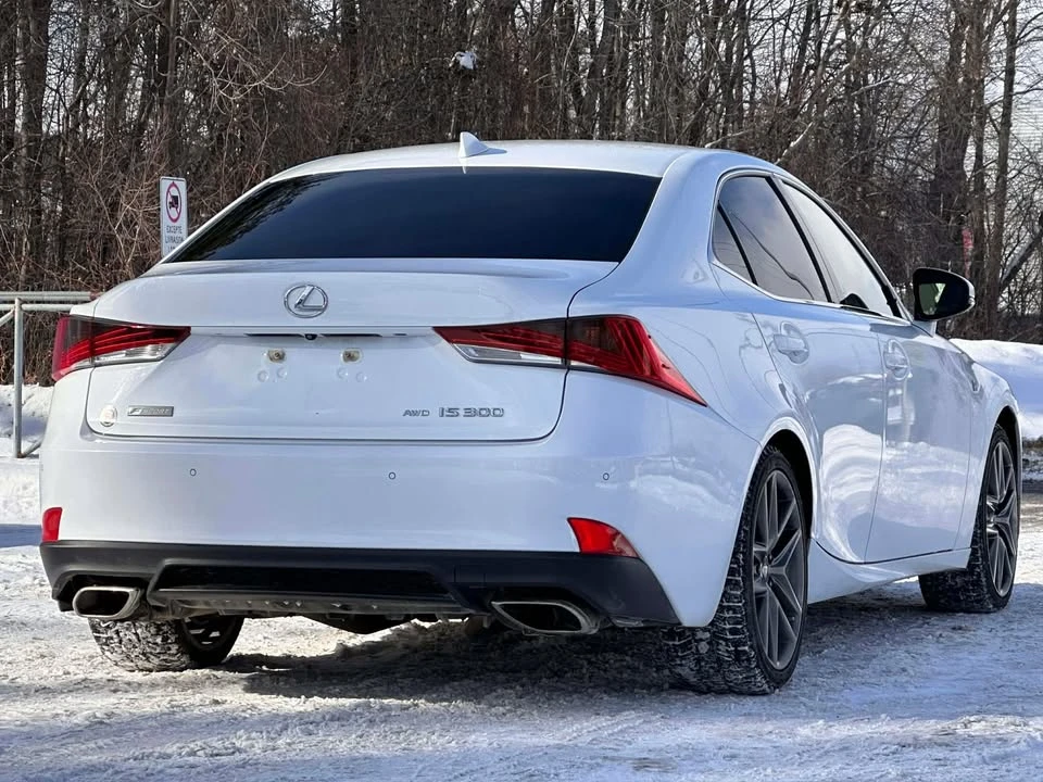 2019 Lexus IS 3rd Gen - Image 5 of 20