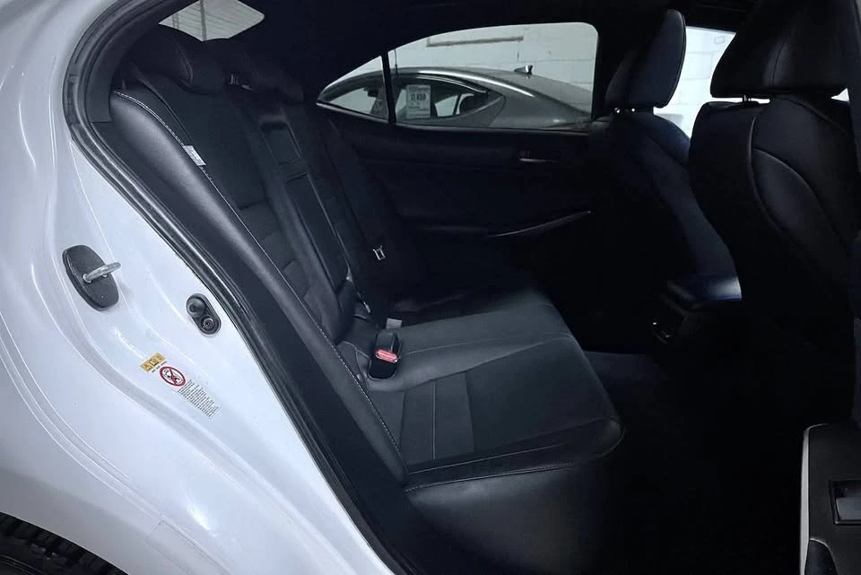 2019 Lexus IS 3rd Gen - Image 14 of 20
