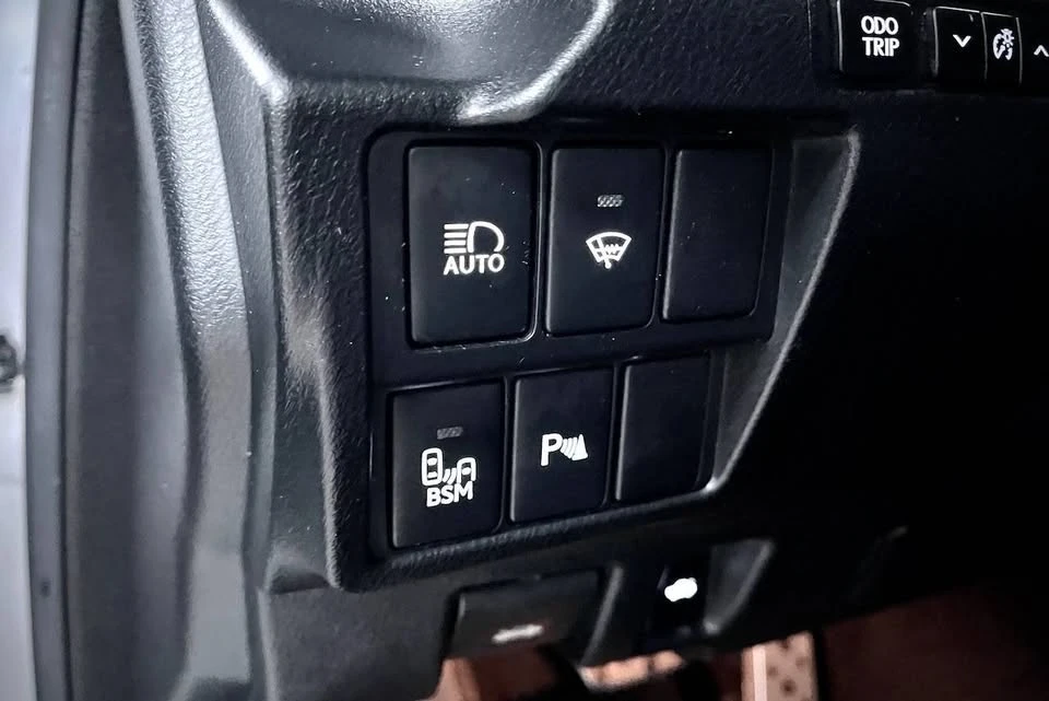 2019 Lexus IS 3rd Gen - Image 11 of 20