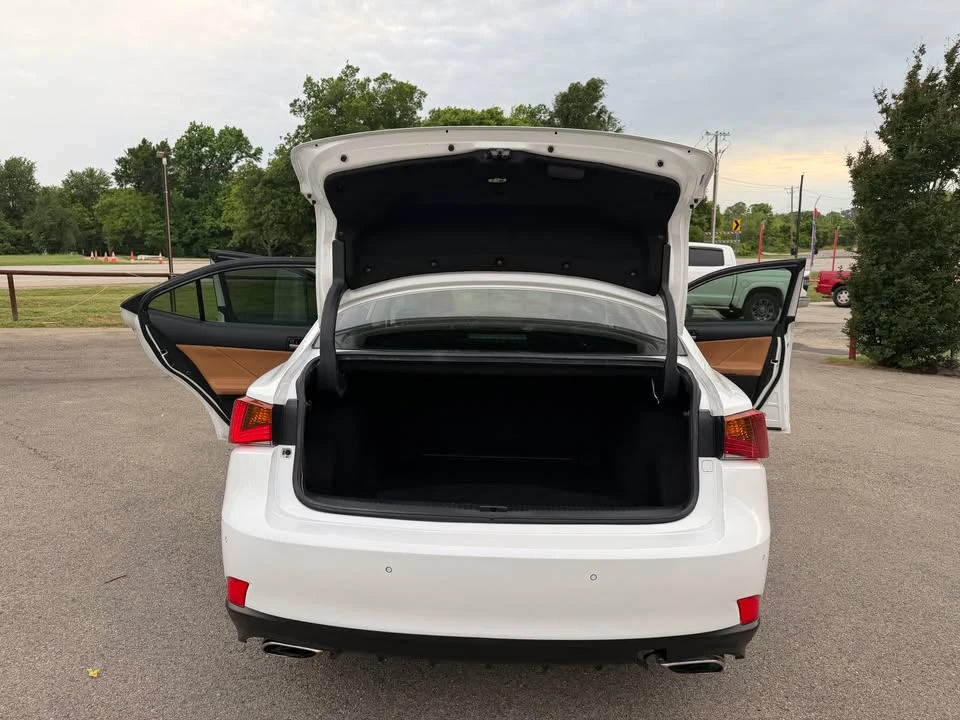 2019 Lexus IS 3rd Gen - Image 6 of 16