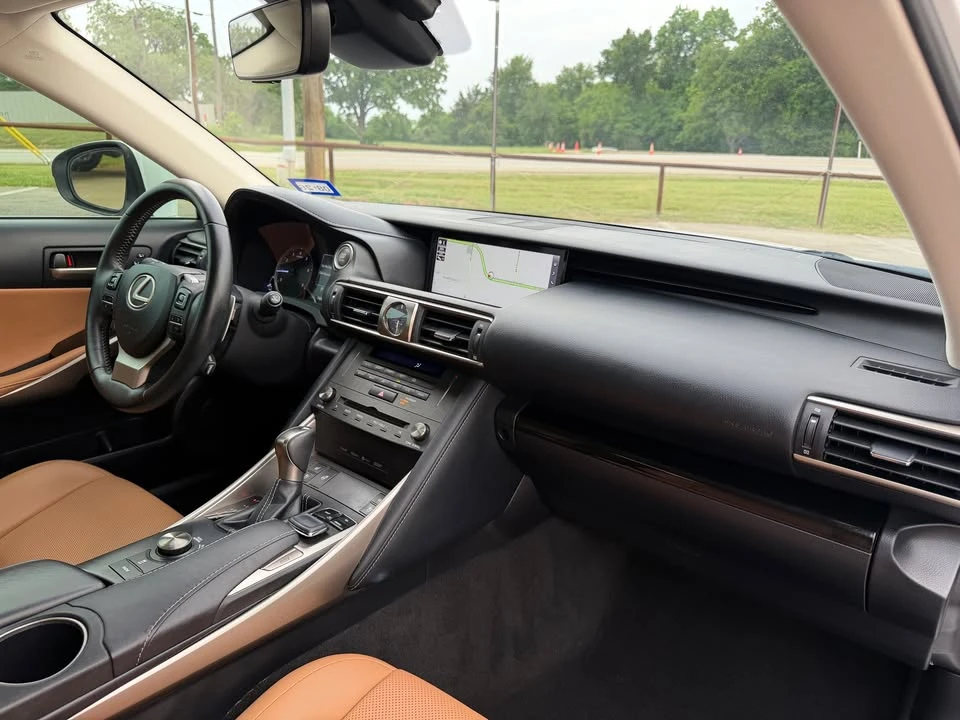 2019 Lexus IS 3rd Gen - Image 13 of 16