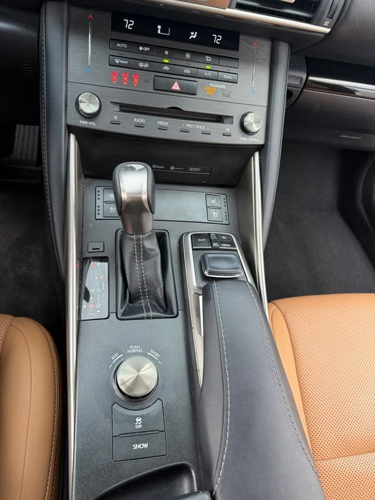 2019 Lexus IS 3rd Gen - Image 15 of 16