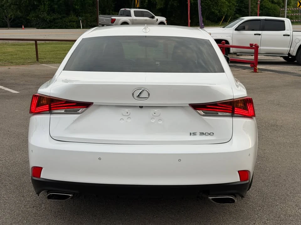 2019 Lexus IS 3rd Gen - Image 5 of 16