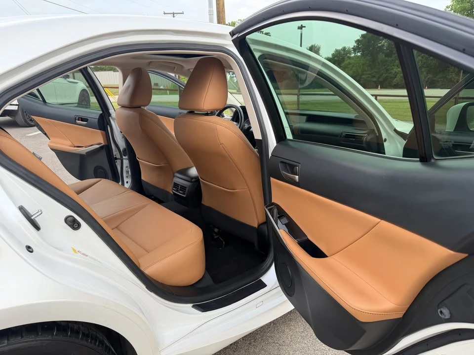 2019 Lexus IS 3rd Gen - Image 11 of 16