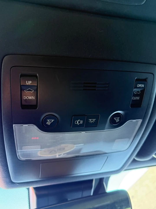 2019 Lexus IS 3rd Gen - Image 17 of 19