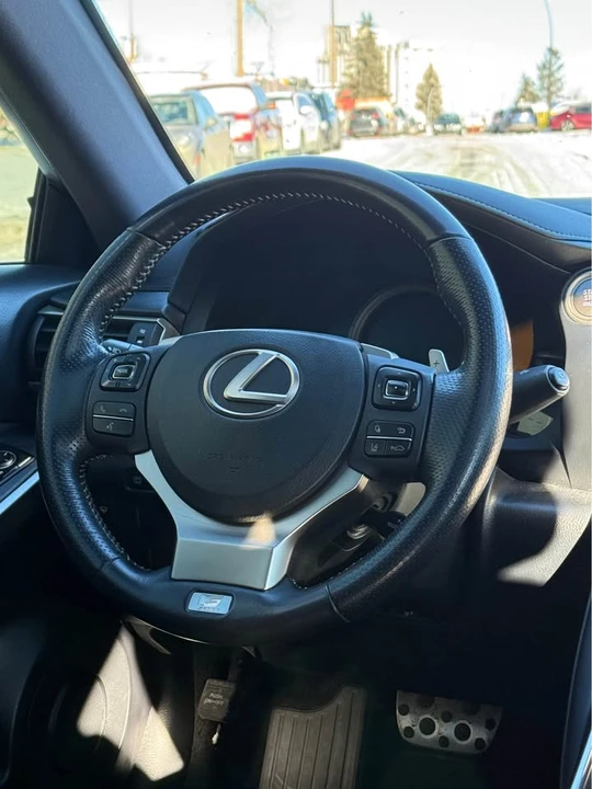 2019 Lexus IS 3rd Gen - Image 15 of 19