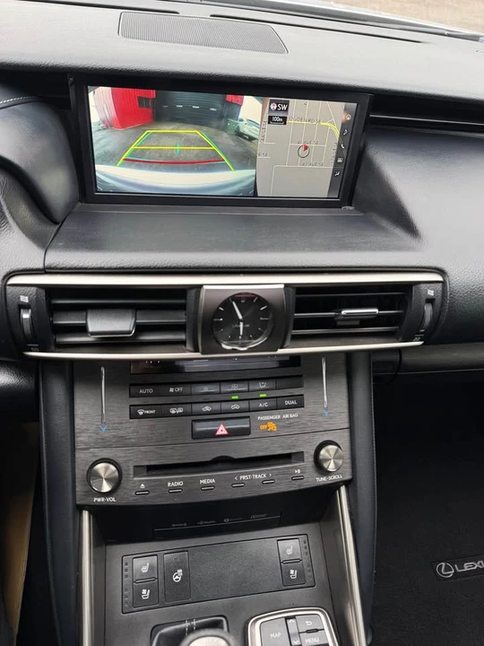 2019 Lexus IS 3rd Gen - Image 16 of 20