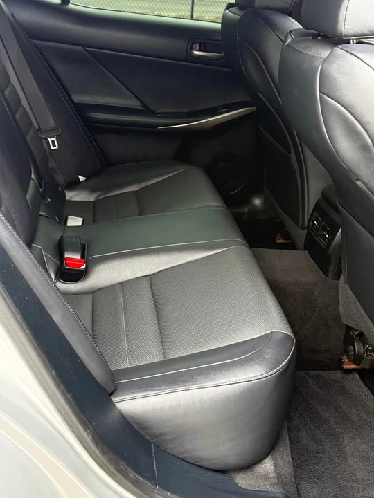 2019 Lexus IS 3rd Gen - Image 9 of 20