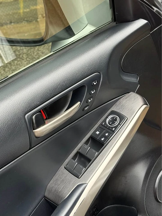 2019 Lexus IS 3rd Gen - Image 10 of 20