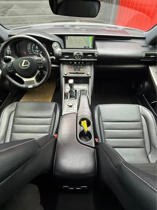 2019 Lexus IS 3rd Gen - Image 12 of 20