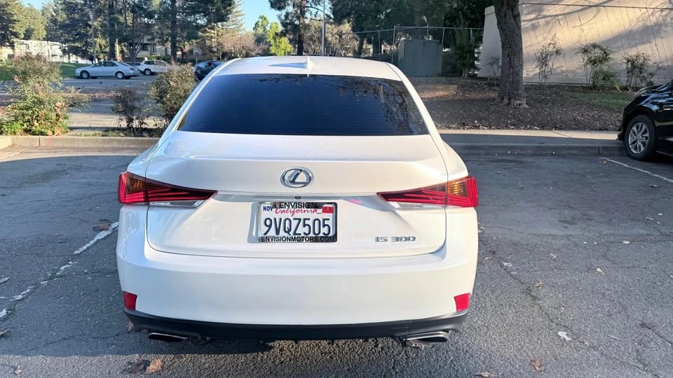 2019 Lexus IS 3rd Gen - Image 4 of 12