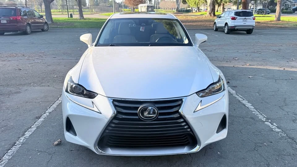 2019 Lexus IS 3rd Gen - Image 8 of 12