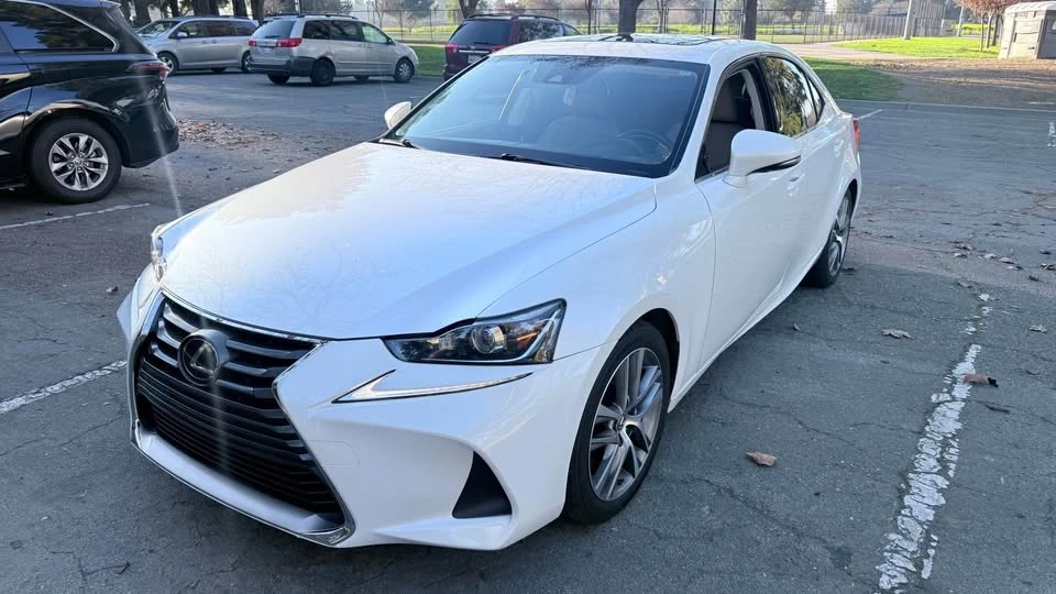 2019 Lexus IS 3rd Gen - Image 7 of 12