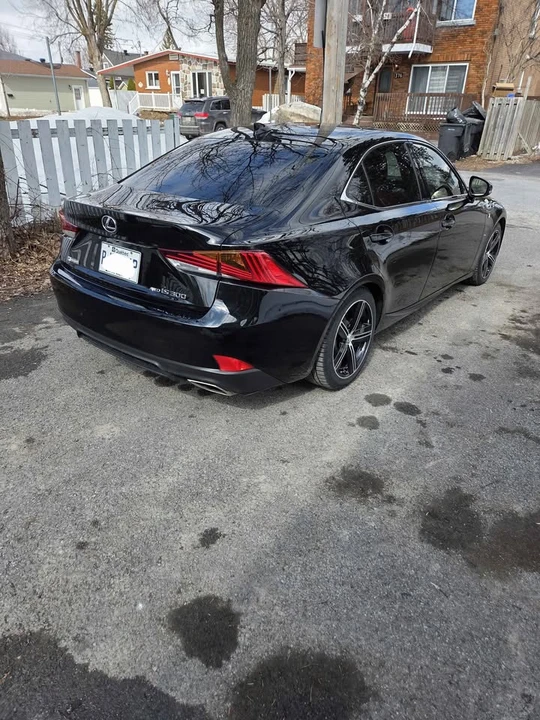 2019 Lexus IS 3rd Gen - Image 4 of 9