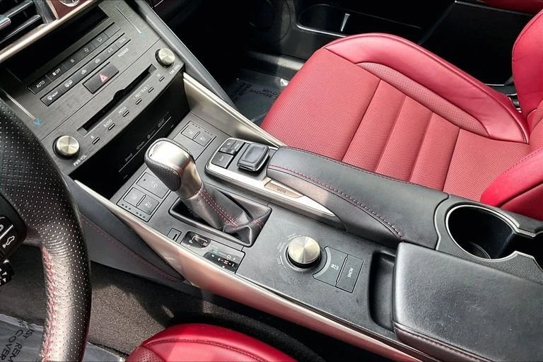2019 Lexus IS 3rd Gen - Image 9 of 11