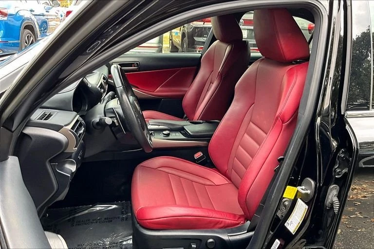 2019 Lexus IS 3rd Gen - Image 10 of 11