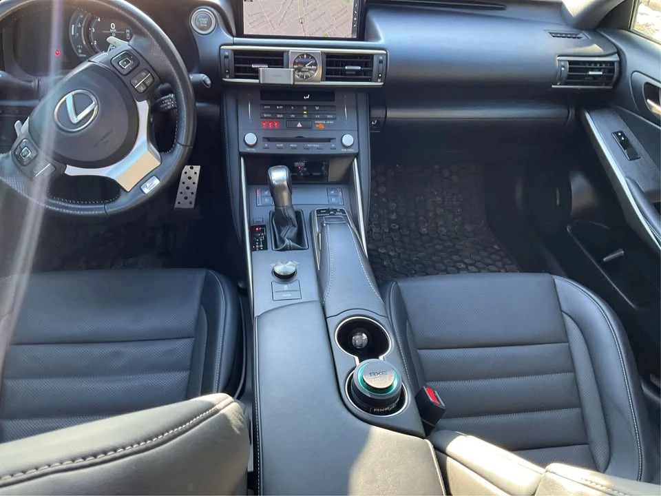 2019 Lexus IS 3rd Gen - Image 16 of 20