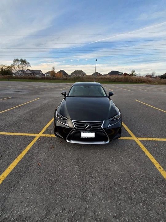2019 Lexus IS 3rd Gen - Image 5 of 9