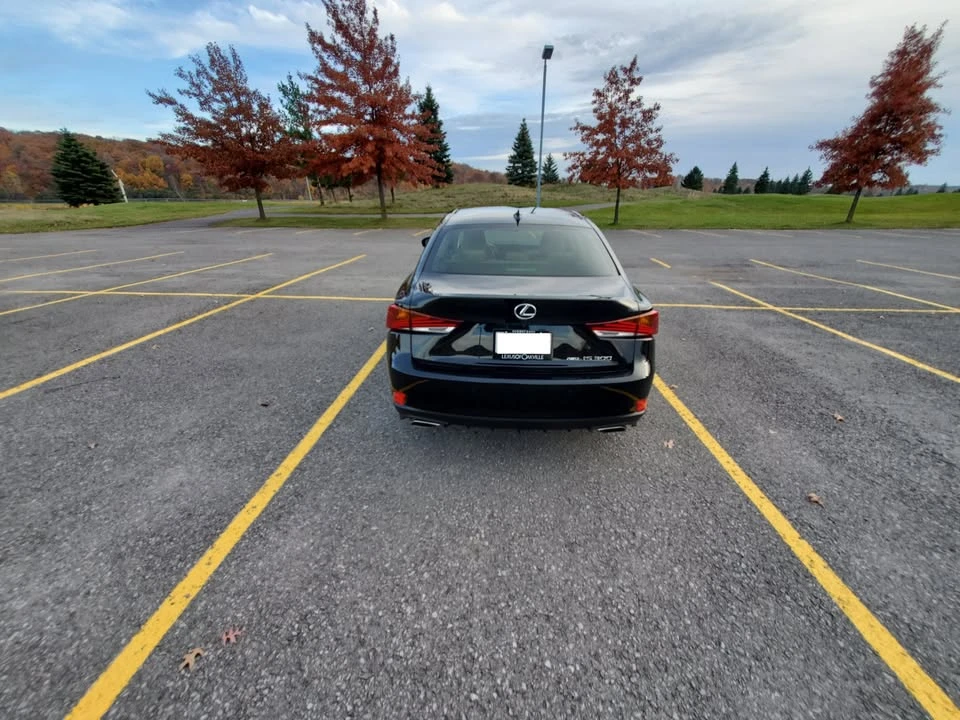 2019 Lexus IS 3rd Gen - Image 4 of 9