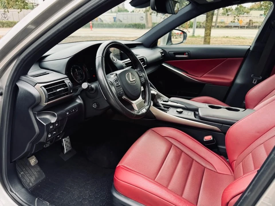 2019 Lexus IS 3rd Gen - Image 11 of 20