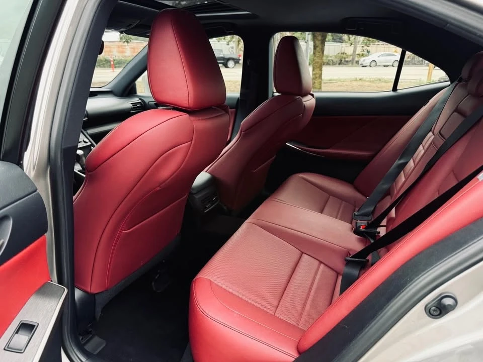 2019 Lexus IS 3rd Gen - Image 12 of 20
