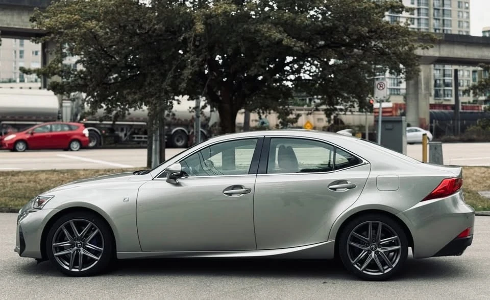 2019 Lexus IS 3rd Gen - Image 8 of 20