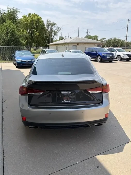 2019 Lexus IS 3rd Gen - Image 4 of 5